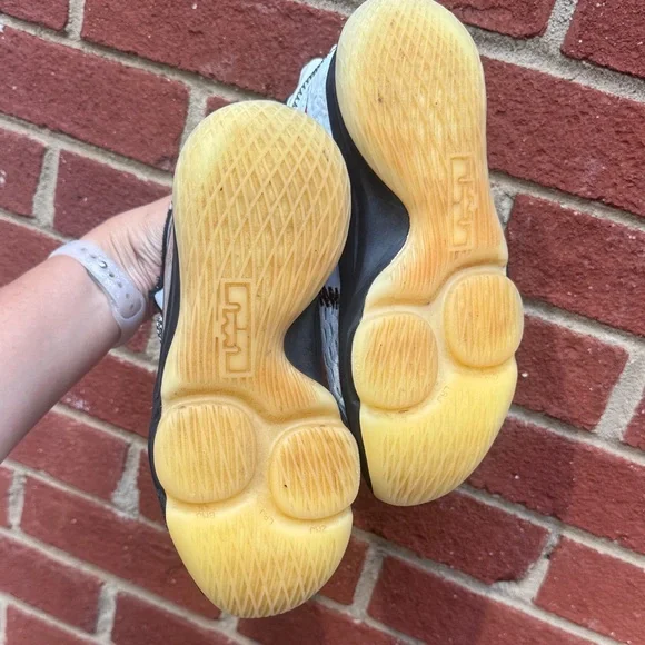 Nike Kids Sneakers - Picture 4 of 6